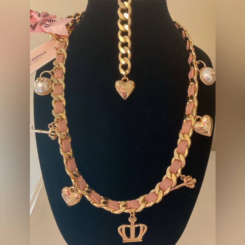 #156 NWT Juicy Couture Charm Belt/ Necklace